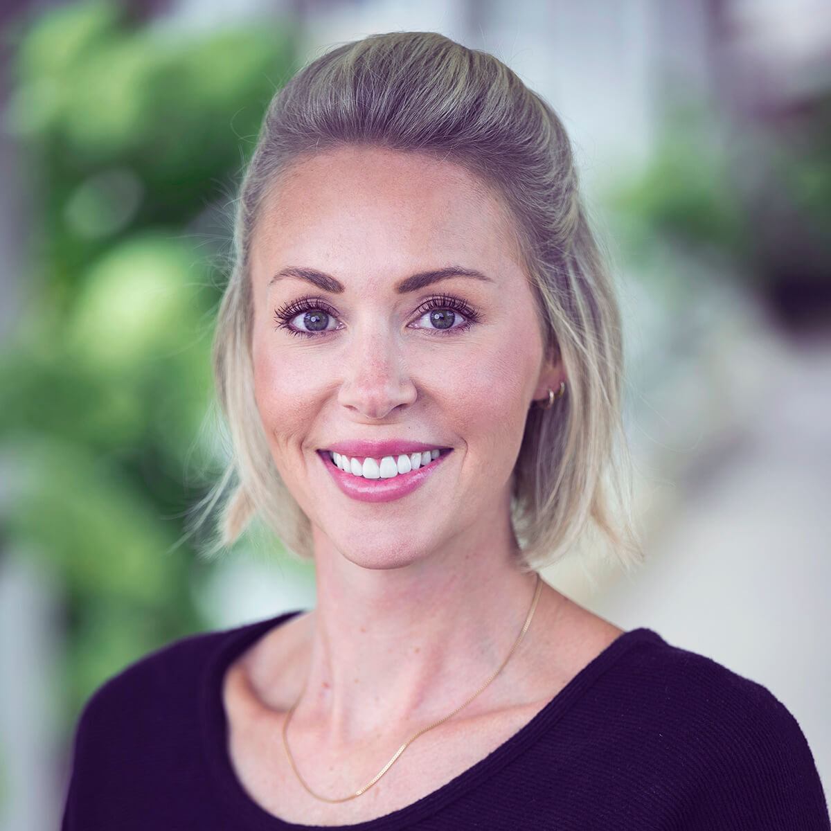 Headshot photo of Amanda Barron